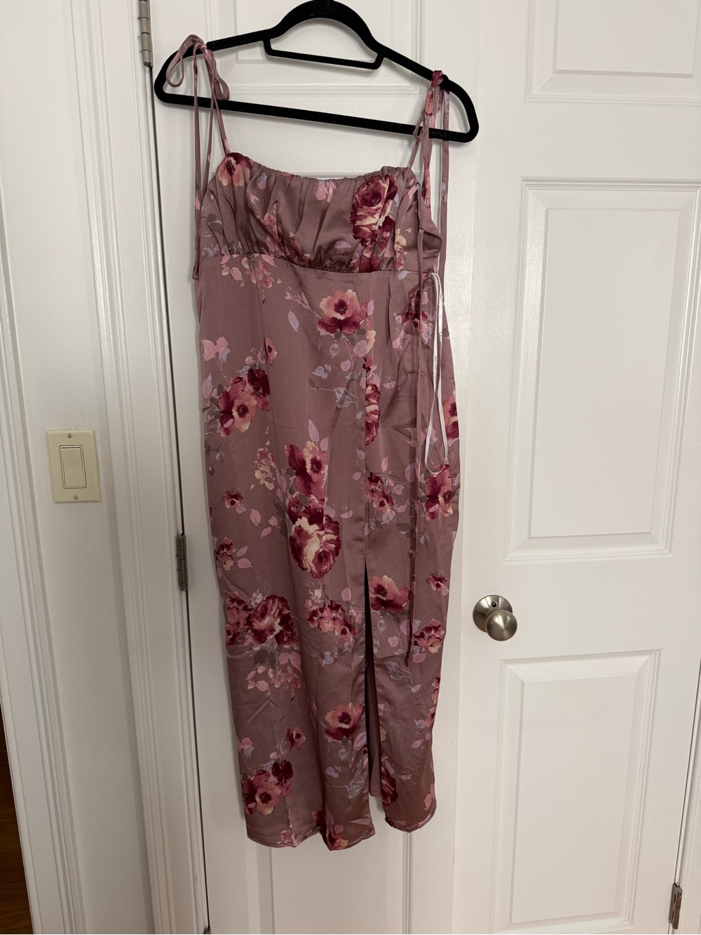 Lulu's Mauve-Pink Floral Tie-Shoulder Midi Dress
